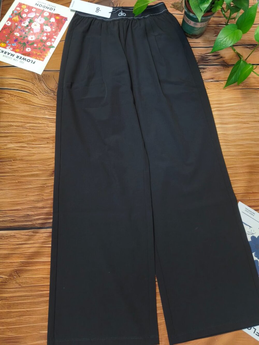 New With Tags Alo Yoga Black Suit Up Trouser💰Regular Relaxed Wide Leg Pants🙆🏻 - Picture 2 of 7